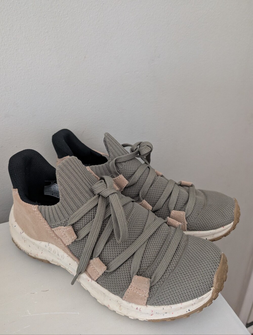 Holo Eco Olive Sneakers Size 7.5